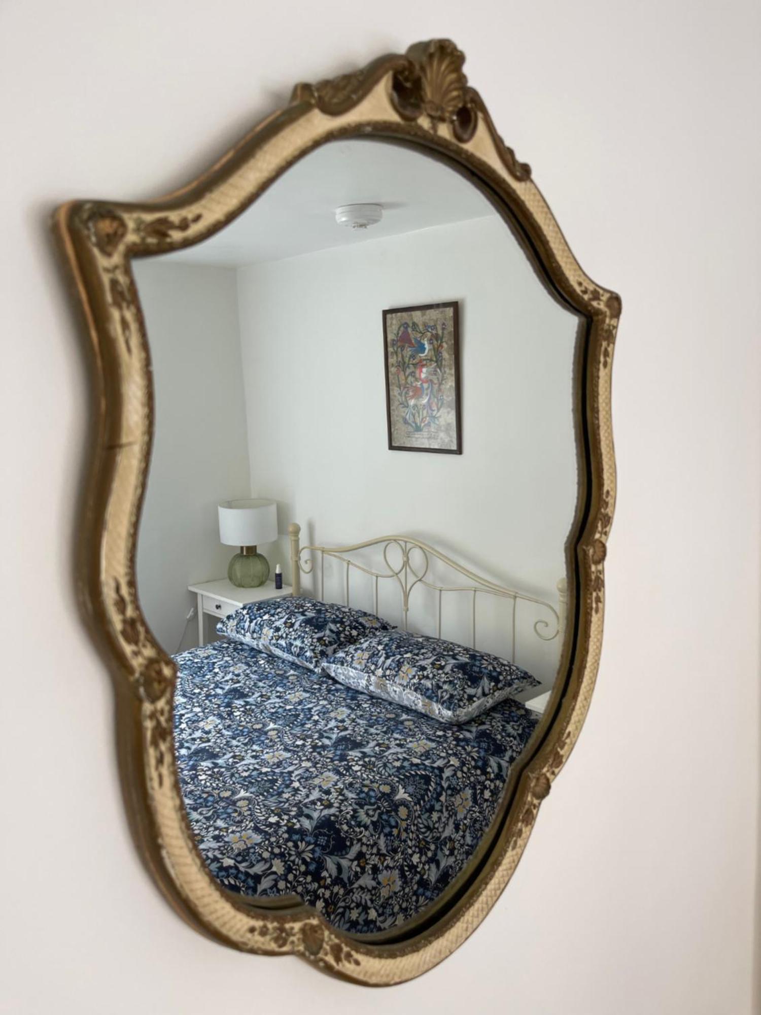 North Laine Sunny Cottage - Parking Available Brighton Bagian luar foto