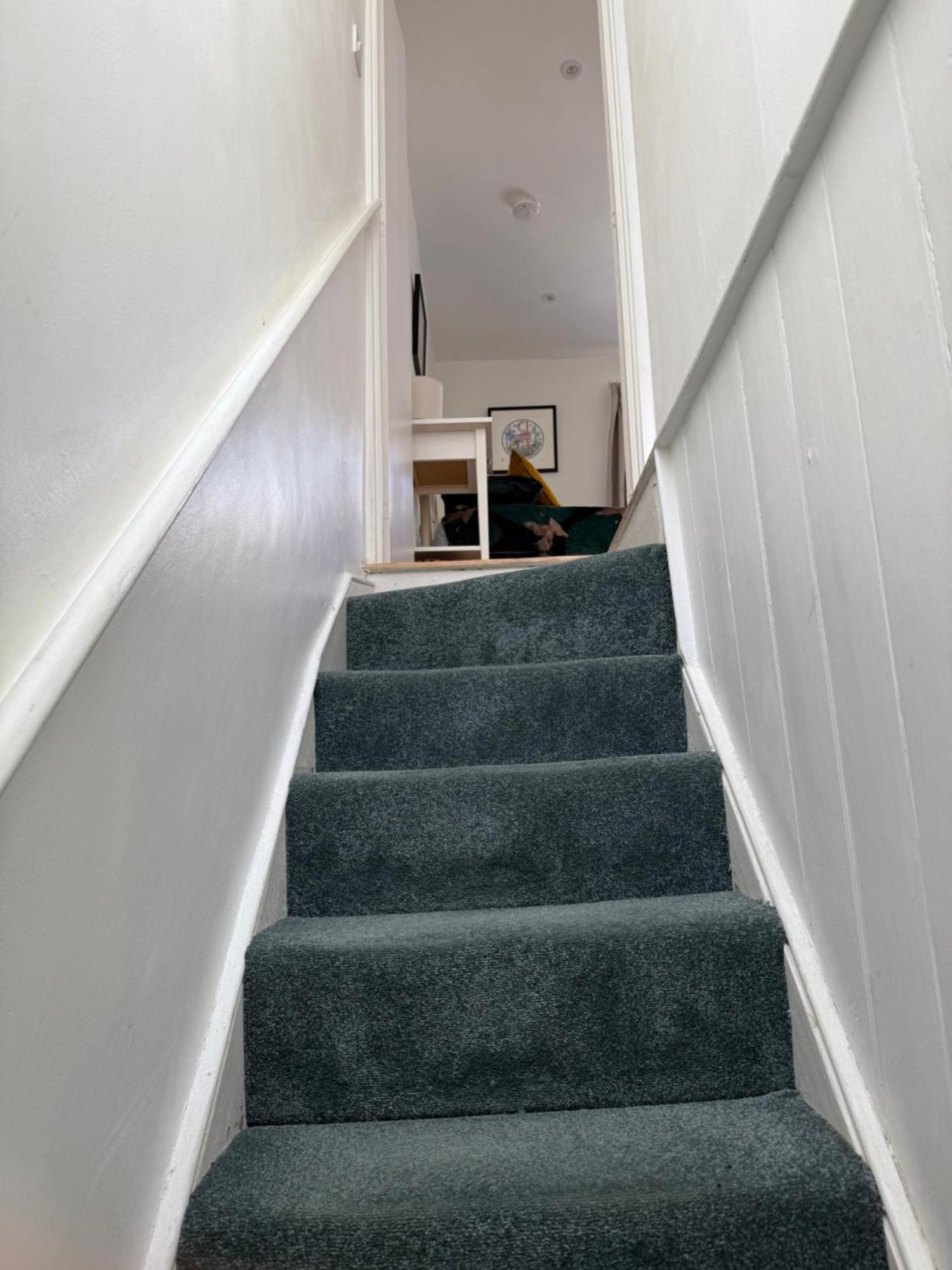 North Laine Sunny Cottage - Parking Available Brighton Bagian luar foto