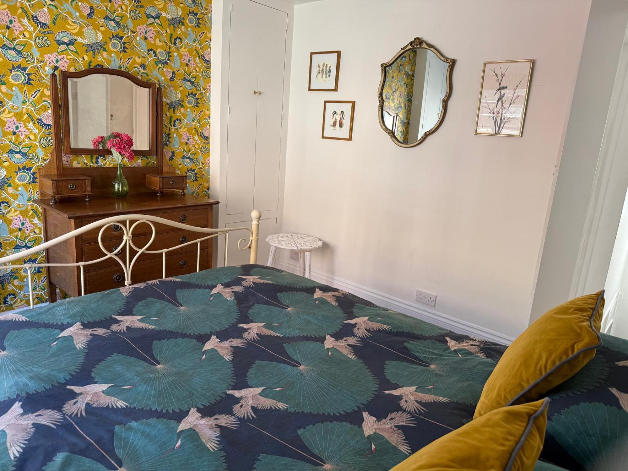 North Laine Sunny Cottage - Parking Available Brighton Bagian luar foto