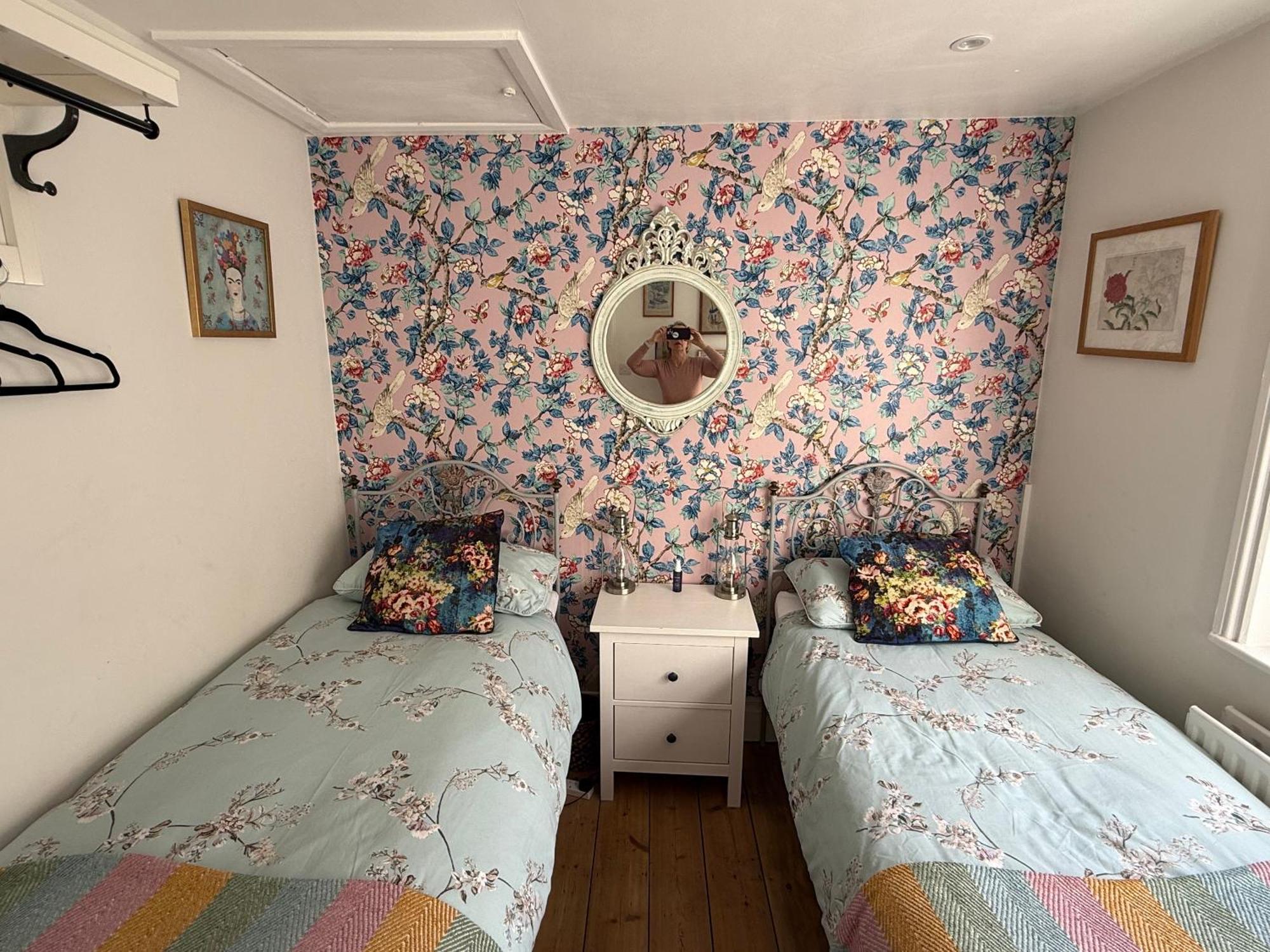 North Laine Sunny Cottage - Parking Available Brighton Bagian luar foto